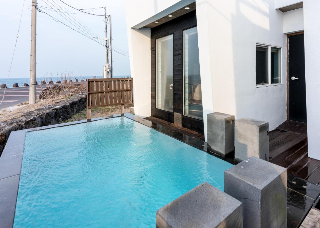 Aqua Beautique Poolvilla Holiday home *