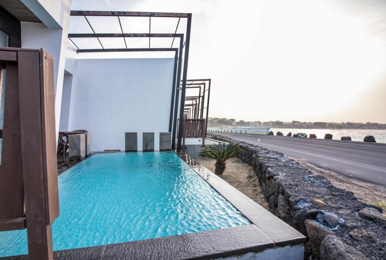 Aqua Beautique Poolvilla *